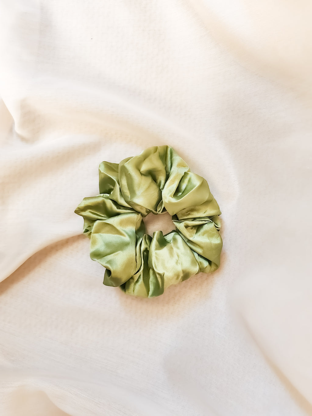 Chouchou XL en satin Olive Grove